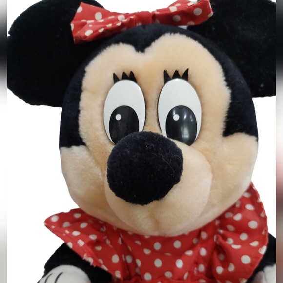 Vintage (80s) Classic Walt Disney World/Disneyland Minnie Mouse Plush - Picture 3 of 8
